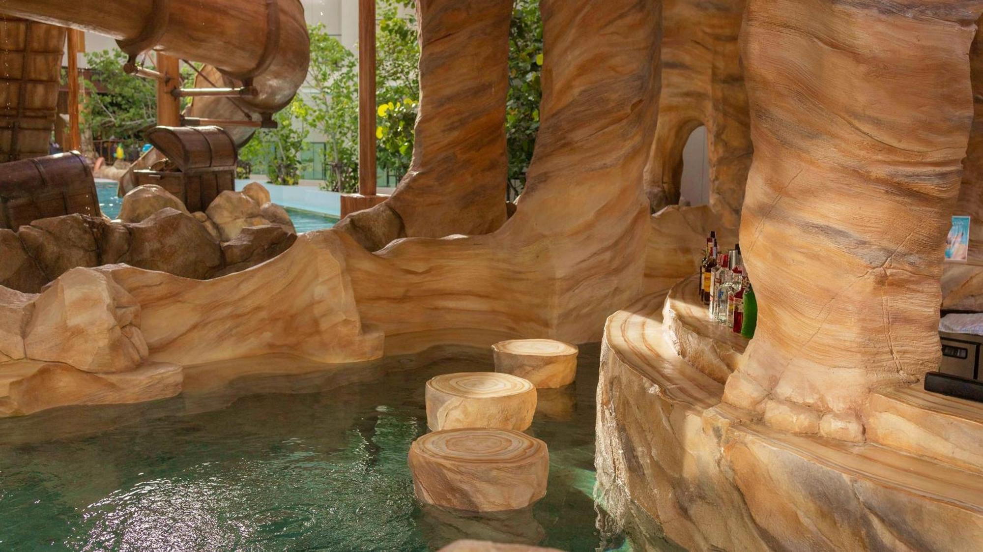 Phuket Emerald Beach Resort Karon Exterior foto