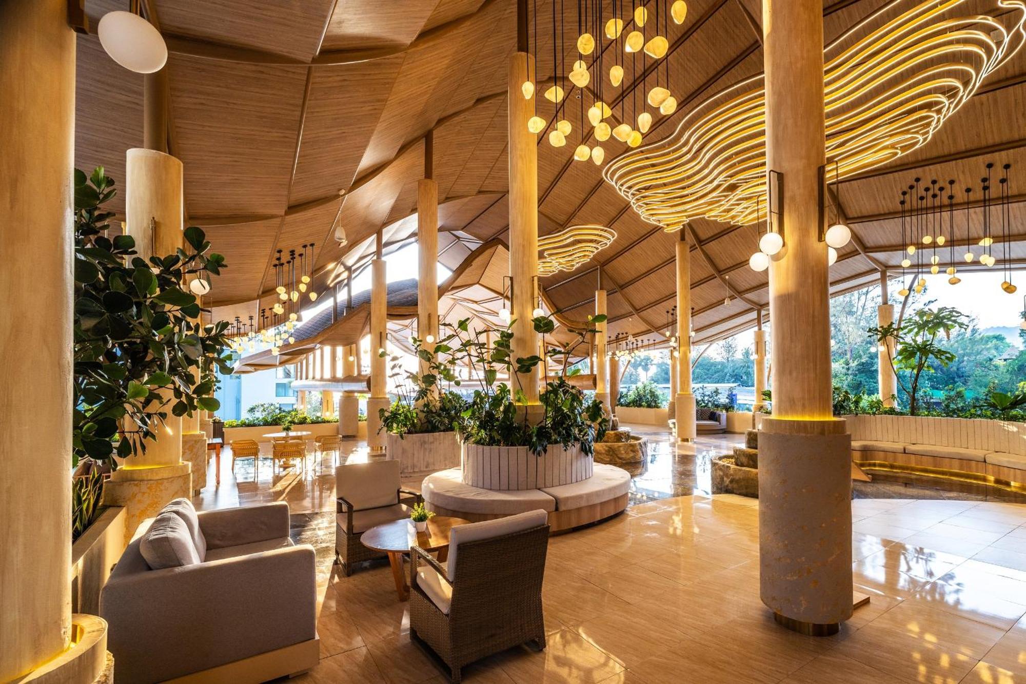 Phuket Emerald Beach Resort Karon Exterior foto